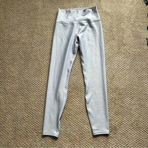 ALO Yoga 7/8 High-Waist Airlift Leggings Winter Frost Size Small